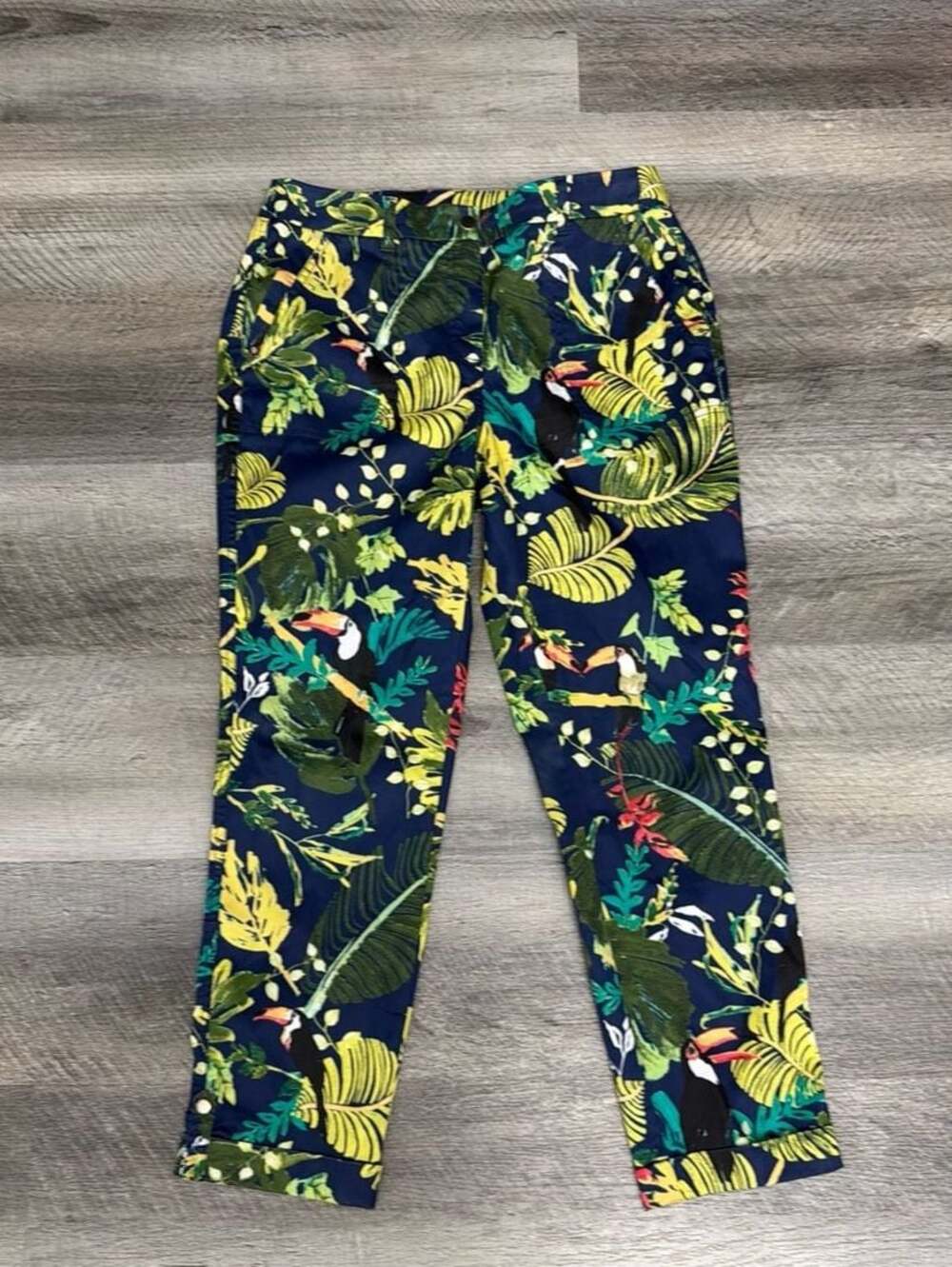 Chico's Comfort Waist Luxe Utility Tropical Toucan Bird Print Ankle Pants  Size